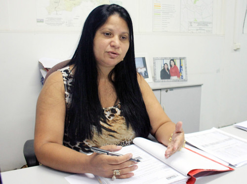 A presidente da Empresa Municipal de Habitação (Emhab), Simone Muniz, junto com a equipe técnica que faz parte da elaboração do Plano Local de Habitação de Interesse Social (PLHIS), participa d audiência pública no próximo dia 21 (Foto: secom)