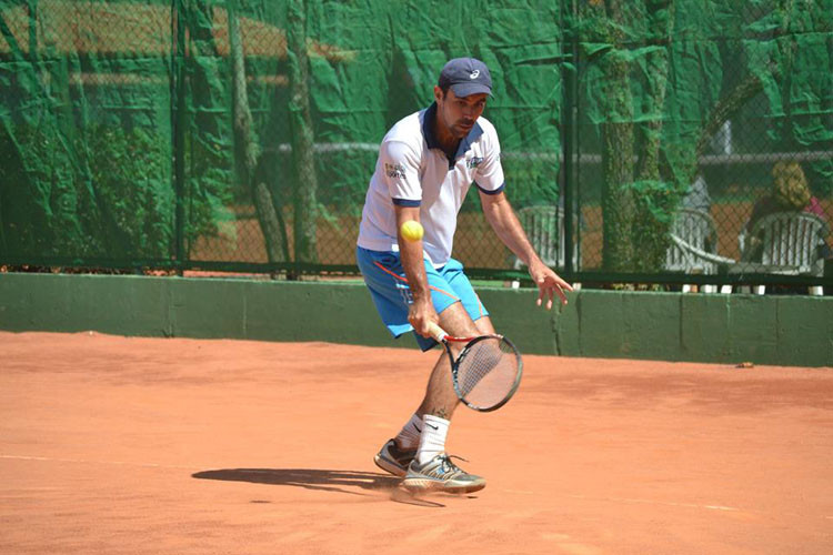 Eduardo Ribeiro é campeão da etapa de Brasília do Brasil Tennis