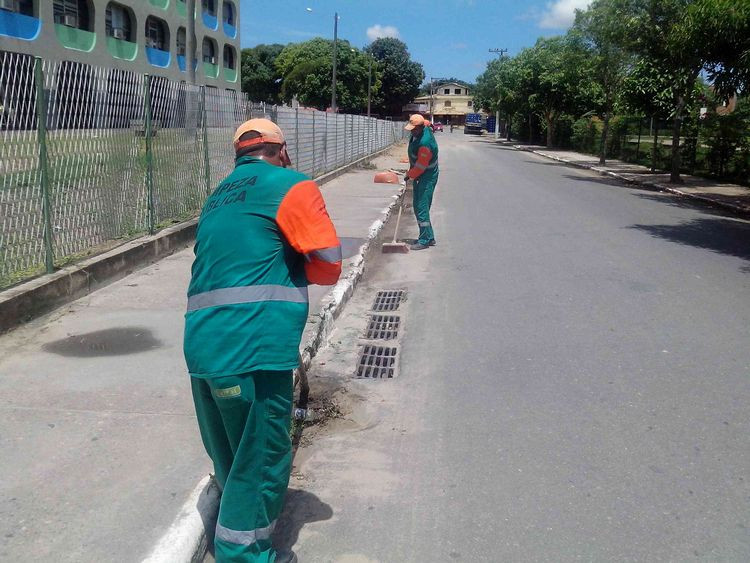 Doze equipes padrão, formadas por quase 400 profissionais, estão atuantes em todas as regiões do município (Foto: Divulgação)