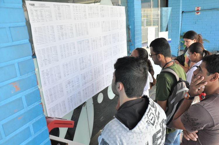 Caso o candidato não tenha currículo pronto, funcionários do Balcão preparam o material na hora. (Foto: Secom)