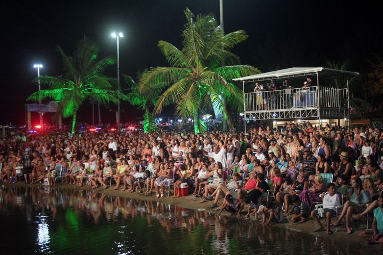 Projeto da Prefeitura reúne artistas locais e nacionais em um único show no Lagamar, durante o Verão da Família, todas às sextas-feiras, sempre às 22h. (Foto: Antônio Leudo)