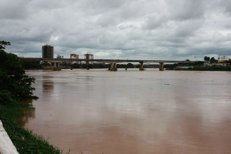 Na manhã desta quarta-feira, o Rio Paraíba do Sul apresentou cota de 5m, uma subida de 10cm em relação ao nível de terça-feira, que estava em 4,90 (Foto: Secom)