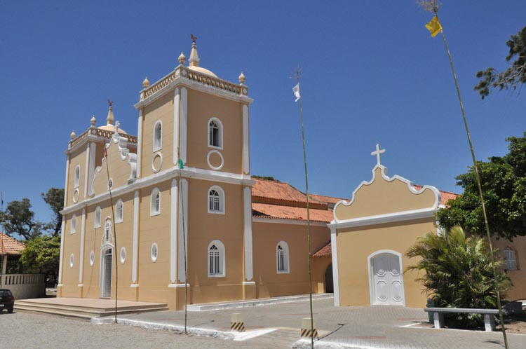 A principal missa, a das 11h, será celebrada pelo Bispo Diocesano de Campos, Dom Roberto Francisco Ferreria Paz (Foto: Rodolfo Lins)