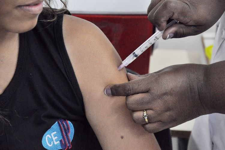 A Prefeitura de Campos vacinou mais de 50 mil adolescentes desde 2010 (Foto: Secom)