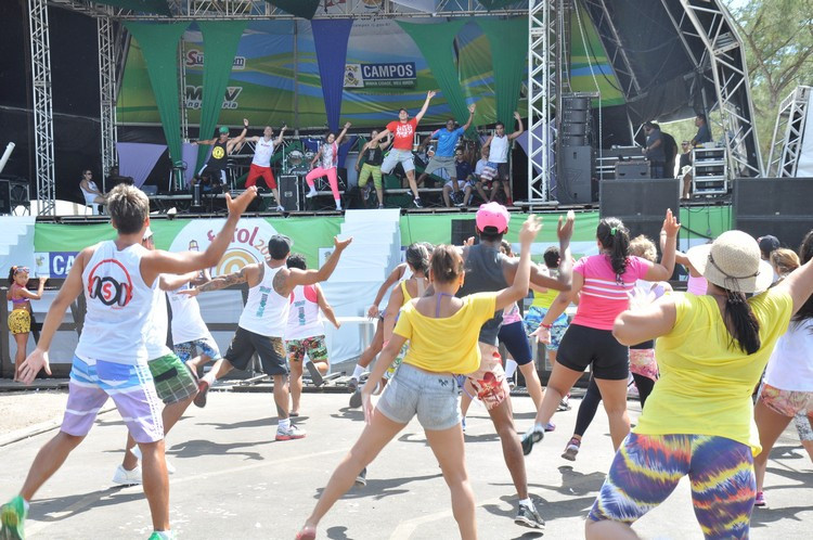 O aulão de zumba e body combat é uma das atividades esportivas deste final de semana no Farol (Foto: Rodolfo Lins)