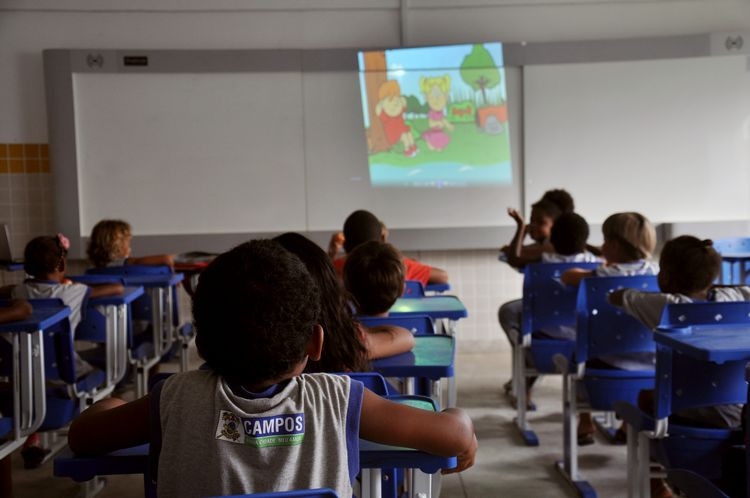 O ano letivo nas escolas e creches da rede municipal de ensino começaram no dia 3 de fevereiro, mas para a maioria dos alunos o primeiro dia na escola foi mesmo nesta segunda-feira (Foto: Roberto Joia)