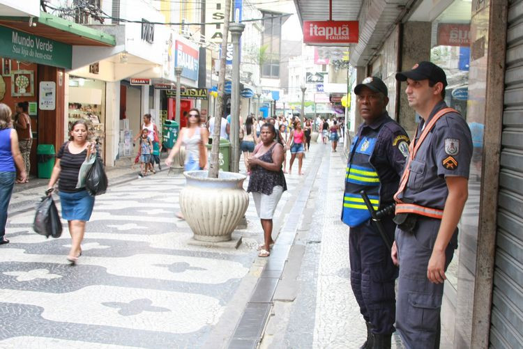 De acordo com o comandante, ao todo são 10 equipes, formadas por duplas de guarda e policial (Foto: Rodolfo Lins)