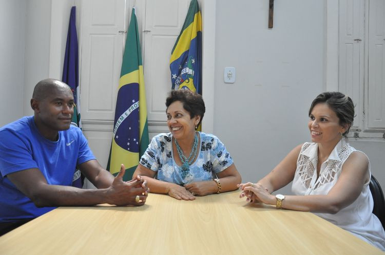 As vagas são para Inglês, visando atendimento em bares e restaurantes; técnica de negociação de vendas; secretariado administrativo e atendimento ao cliente (Foto: Rodolfo Lins)