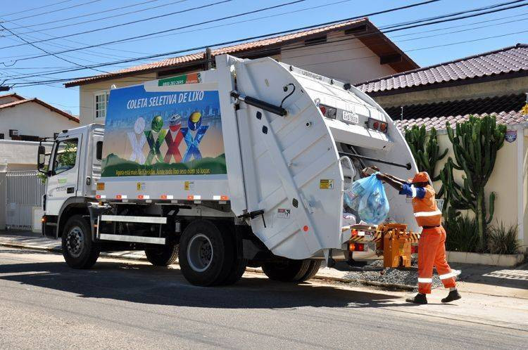 O subsecretário acrescenta que o morador ou comerciante que tiver dúvidas em relação à coleta do lixo domiciliar, pode ligar para o Alô Limpeza, pelo telefone 0800  2822695 (Foto: Secom)