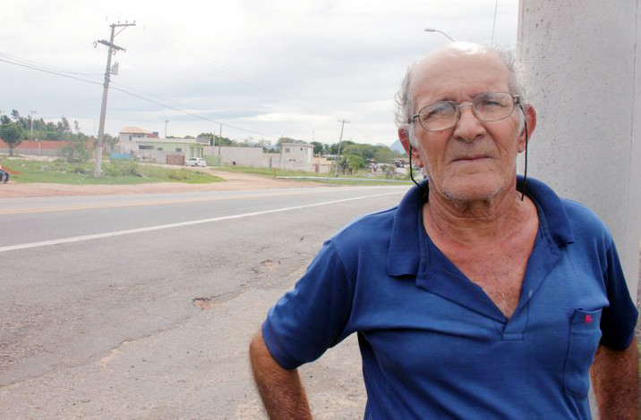 José Leite é um dos moradores satisfeitos com as obras. (Foto: Secom)