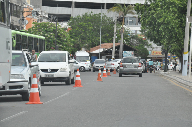 Segundo o diretor de Projetos Viários do Instituto Municipal de Trânsito e Transporte, Paulo Dias, a previsão é de que os trabalhos na Avenida 15 de Novembro sejam concluídos nesta segunda-feira (Foto: Roberto Joia)