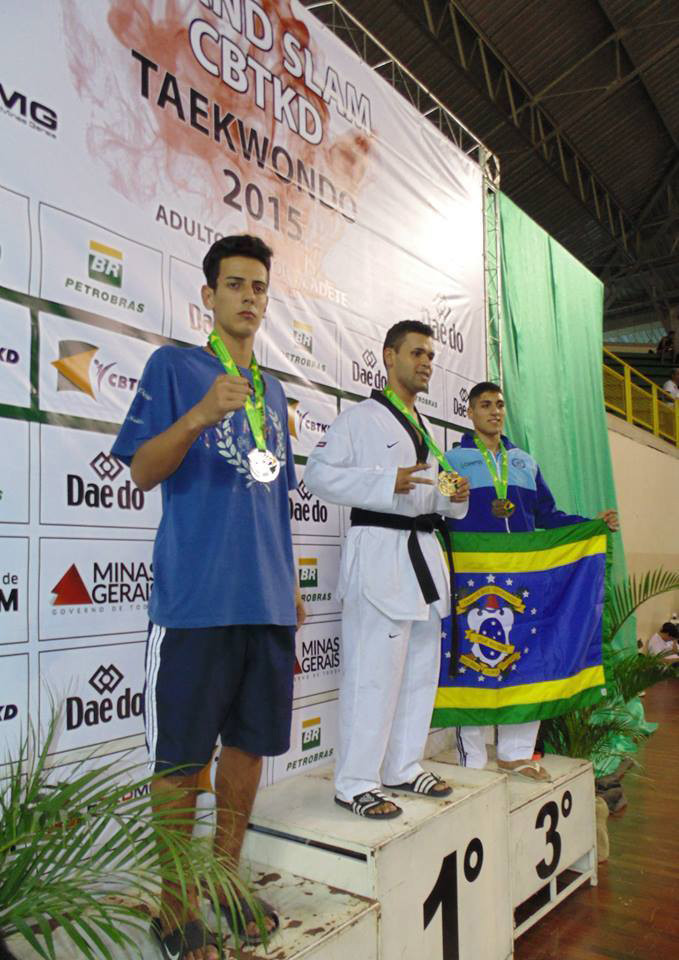 Allif conquistou o terceiro lugar na competição, com muita raça na categoria juvenil, que reúne lutadores acima de 78 quilos (Foto: Divulgação)