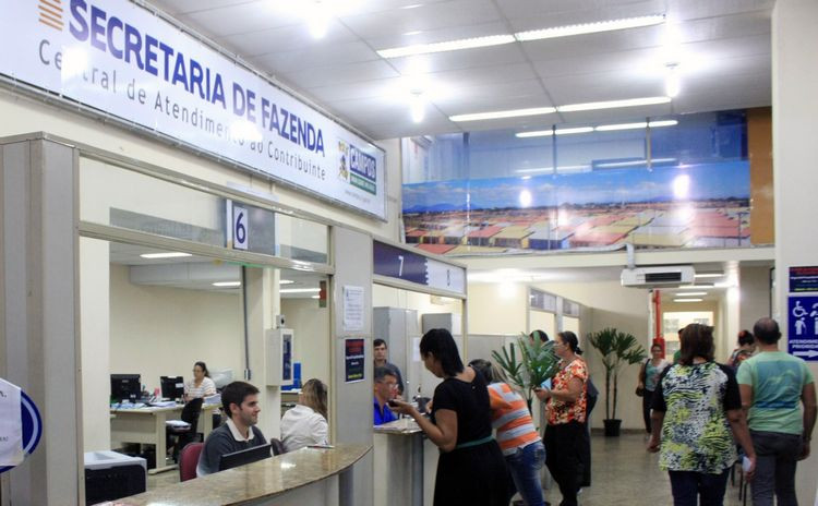 Na Secretaria de Fazenda o movimento de contribuintes foi tranquilo: 600, contra uma média de 900 nos outros dias da semana (Foto: Roberto Joia)