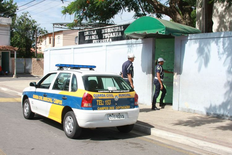 O GRE realiza diversas ações de cidadania nas escolas, como palestras e campanhas de conscientização para a humanização do trânsito e o combate à droga e à violência (Foto: Rodolfo Lins)