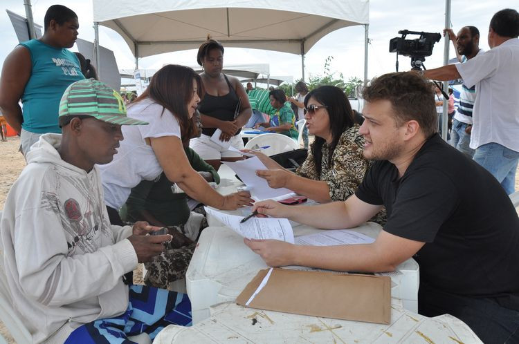 A entrega de títulos vai acontecer no próprio condomínio, às 19h (Foto: Antônio Leudo)