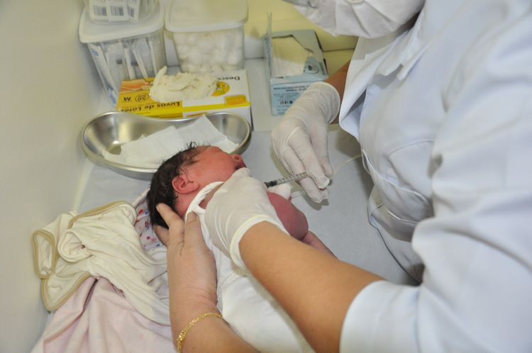 A Secretaria Municipal de Saúde voltou a oferecer este mês, a vacina BCG nas maternidades do município, para os recém-nascidos (Foto: Superintendência de Comunicação)
