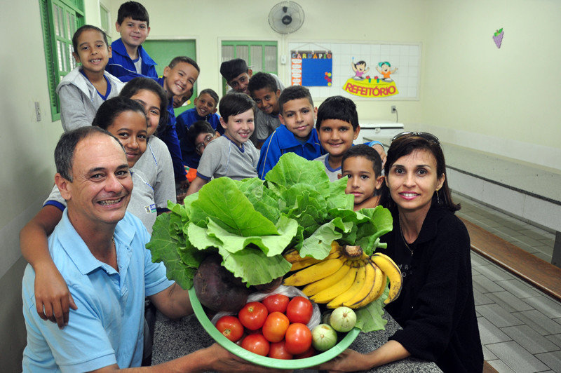 Mais 18 escolas e creches da Prefeitura de Campos receberam nesta quarta-feira, frutas, verduras e legumes, através do programa municipal Mais Alimento, que envolve parceria entre a Superintendência de Agricultura, Secretaria de Educação, Cultur (Foto: César Ferreira)