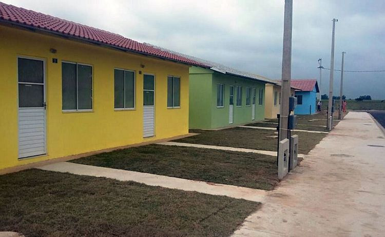 A prefeitura já entregou mais de 6 mil casas construídas com recursos dos royalties do petróleo (Foto: Superintendência de Comunicação)