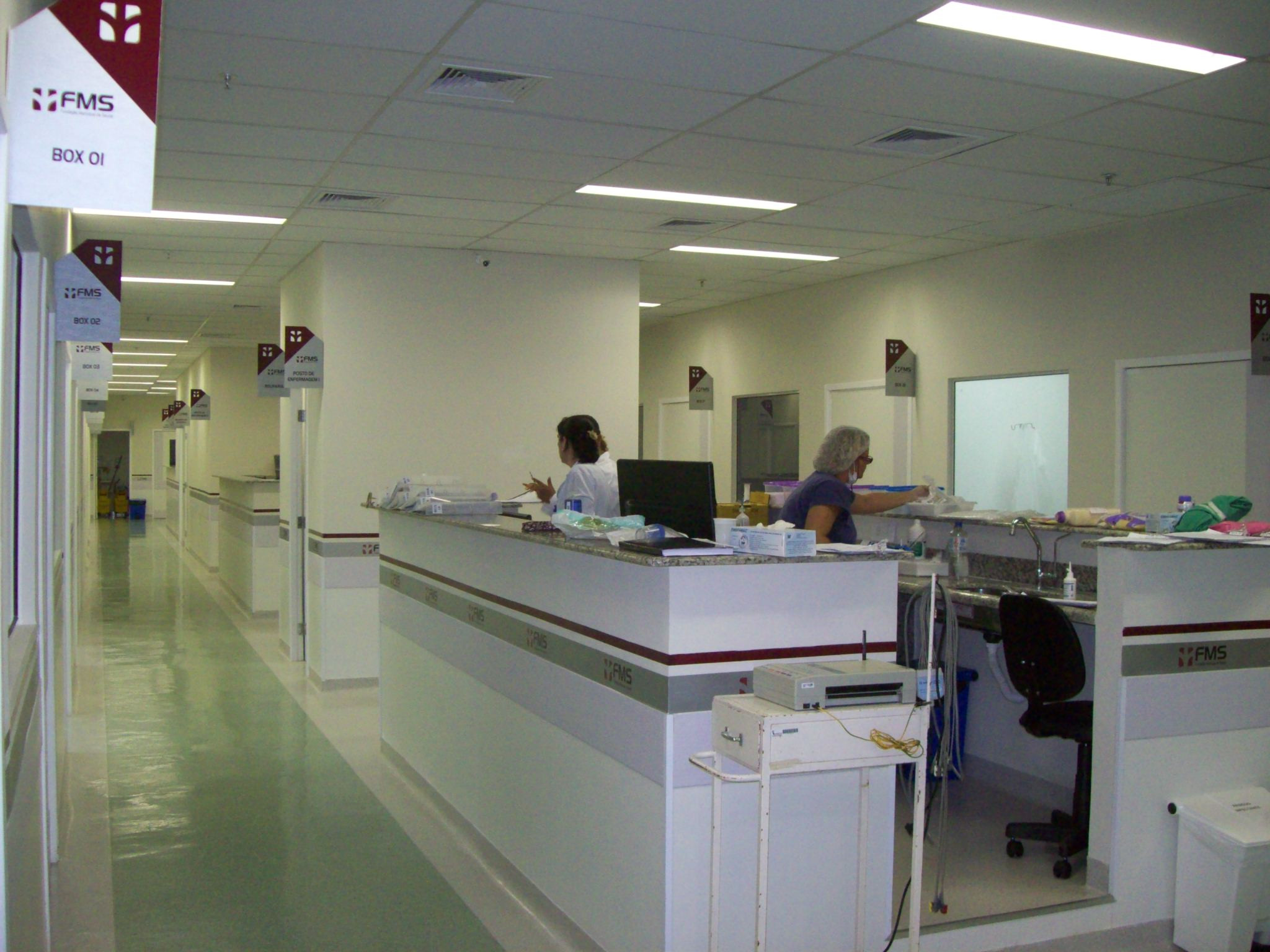 Atendimento na nova UTI do Hospital Ferreira Machado (Foto: Superintendência de Comunicação)