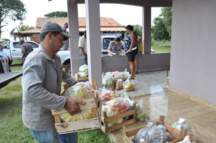 O superintende de Agricultura, Eduardo Crespo, vai reunir os produtores rurais ligados ao Programa Municipal Mais Alimento, que fornece legumes e frutas produzidos por agricultores familiares a escolas e creches da Prefeitura, para uma reunião d (Foto: Rodolfo Lins)