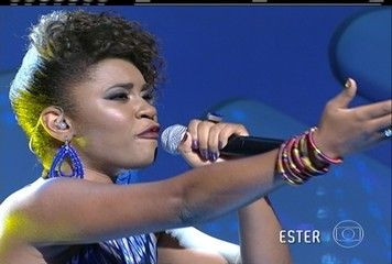 Dona de uma linda voz, Ester ficou conhecida em todo o Brasil, após participar da disputa musical Os Iluminados, do Domingão do Faustão, na Rede Globo (Foto: Divulgação)