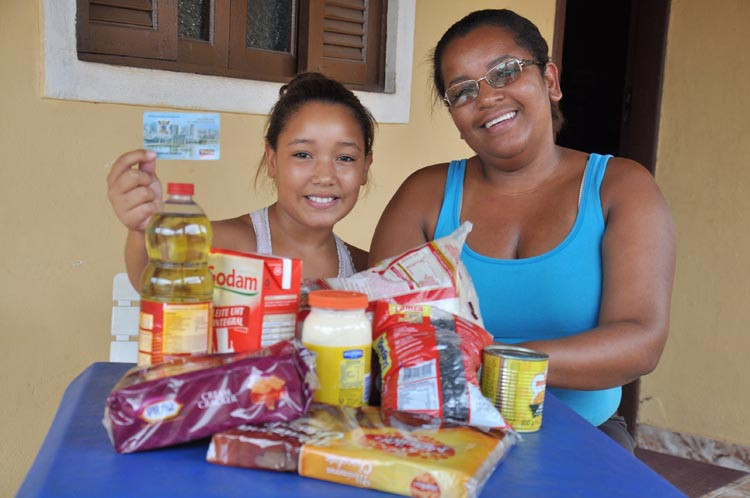 O Cartão Cidadão Municipal, antigo Cheque Cidadão Municipal,  prevê a transferência mensal de R$ 200 para melhorar a qualidade da alimentação de 11 mil famílias beneficiadas, bem como evitar que crianças fiquem desnutridas (Foto: Rodolfo Lins)