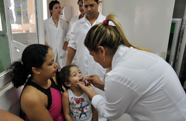 Cerca de 8 mil doses da vacina contra a paralisia infantil foram aplicadas no Dia D da Campanha Nacional de Vacinação contra Poliomielite e a Campanha Nacional de Multivacinação para Atualização de Caderneta de Vacinação, no  sábado, dia 15 (Foto: Antônio Leudo)