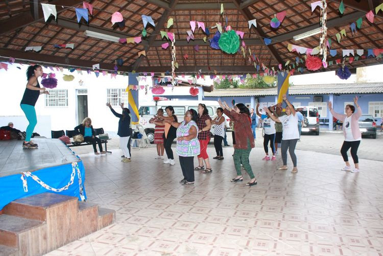 Aulões de zumba no Clube da Terceira Idade fazem parte da programação do Mês do Idoso (Foto: Superintendência de Comunicação)