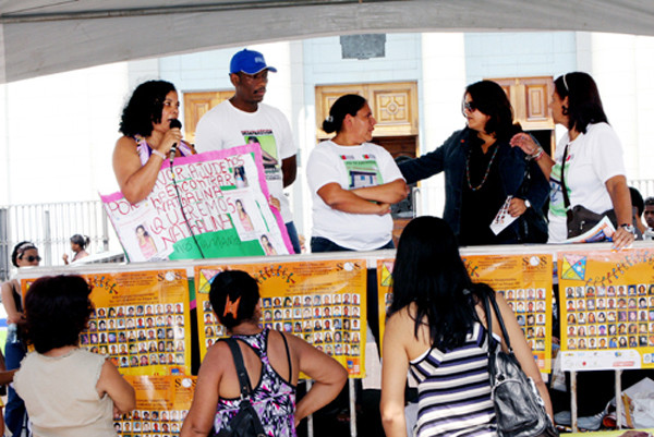 Representantes de Ongs do Rio de Janeiro participaram do encontro em Campos, para difundir o movimento em prol de famílias que ainda procuram os filhos (Foto: Gerson Gomes)
