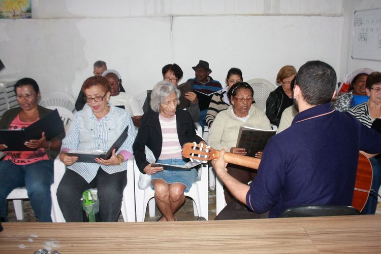 O Coral Doce Canto vem recebendo um grande número de interessados em participar do projeto, que tem atualmente cerca de 30 integrantes (Foto: Roberto Joia)