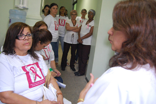 Em Campos, recentemente foi desenvolvida ampla campanha cotra o câncer de mama (Foto: Gerson Gomes)