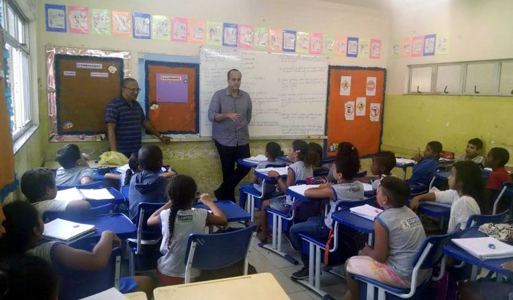 A equipe da Secretaria Itinerante é liderada pelo secretário de Educação, Cultura e Exportes, Frederico Tavares Rangel (Foto: Divulgação)
