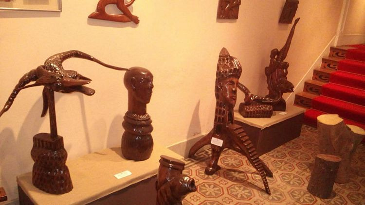 O artista plástico Milton Santos vai esculpir uma obra em madeira nesta quarta-feira, às 14h, no Museu Histórico de Campos (Foto: Divulgação)