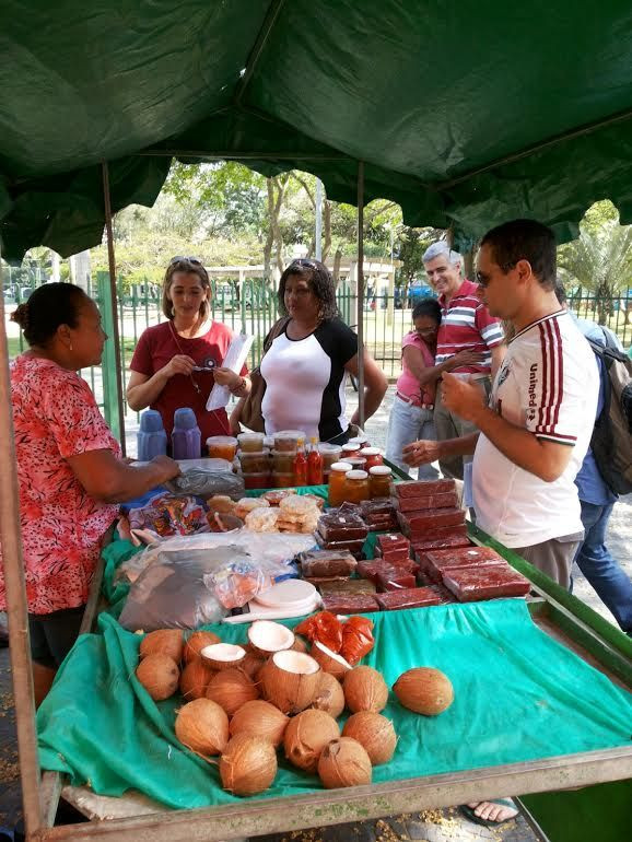 No Dia Mundial da Alimentação, celebrado anualmente em 16 de outubro, foi realizada pela manhã desta sexta-feira uma ação de proteção social na Feira da Roça, localizada na Praça da República, no Centro, atrás da Rodoviária Roberto da Silveira (Foto: Divulgação)