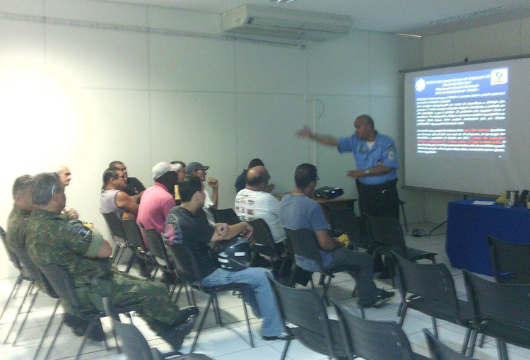 Ainda há vagas para o Curso de Educação no Trânsito e Direção Defensiva, que está sendo oferecido pela Secretaria de Gestão de Pessoas e Contratos para todos os motoristas da rede municipal (Foto: Rodolfo Lins)