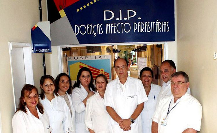 Coordenado pelo infectologista Nélio Artiles, desde sua criação, em outubro de 1990, o serviço de doenças infecto-parasitárias do HFM é referência no município de Campos e região (Foto: Divulgação)