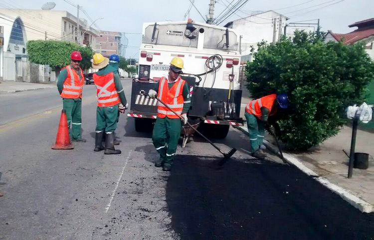 Mais de 100 ruas já receberam intervenções na base e nova camada de asfalto nos trechos onde o piso precisou de reparos (Foto: Superintendência de Comunicação)