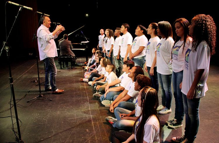 Todo o trabalho é desenvolvido nas dependências do Trianon, sob a coordenação do chefe do Departamento de Orquestra e Coro do Trianon, maestro Ethmar Filho (Foto: Divulgação)