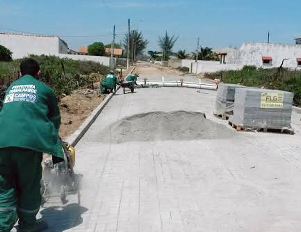 As obras de urbanização do Xexé, na Praia do Farol de São Tomé, continuam em andamento (Foto: Divulgação)