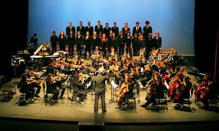 A apresentação da Orquestra Sinfônica Mariuccia Iacovino e o Coro Juvenil da Orquestrando a Vida vai acontecer às 16h, no Trianon (Foto: Divulgação)