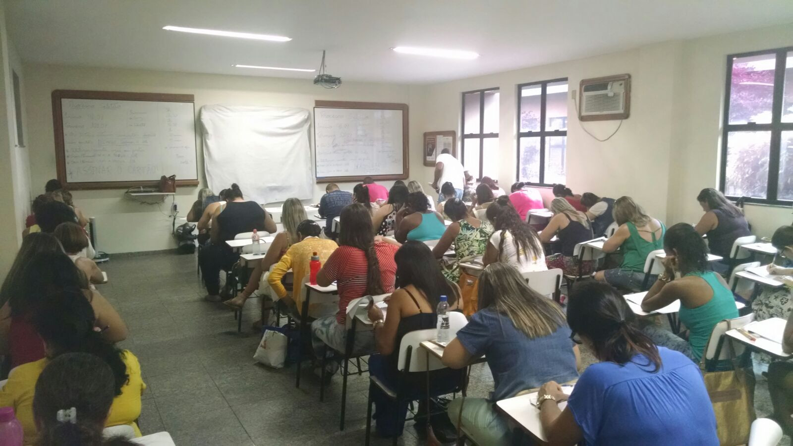 A prova do processo simplificado para professor temporário foi realizada no dia 8 deste mês (Foto: Divulgação)