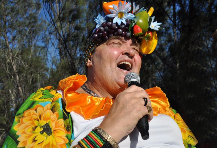 O cantor Dom Américo preparou um repertório especial de carnaval (Foto: Rodolfo Lins)