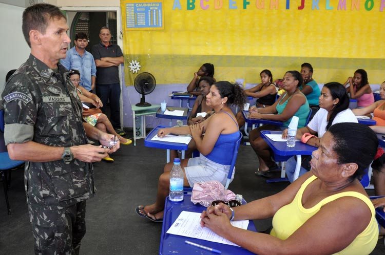 O programa de inclusão social através do esporte e do reforço escolar será desenvolvido pelo 56º Batalhão de Infantaria (BI), em parceria com a Secretaria Municipal de Educação, Cultura e Esportes e a Superintendência de Paz e Defesa Social (Foto: César Ferreira)