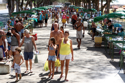 A feira da roça tem atrádo muitos consumidores (Foto: César Ferreira)