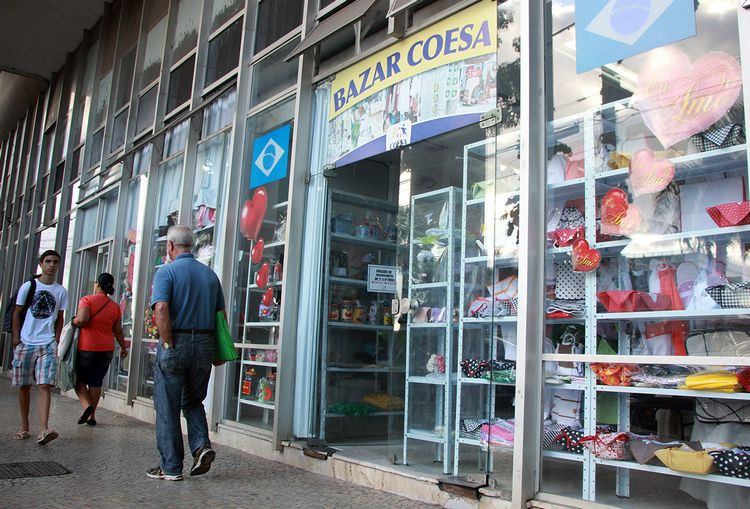 O Bazar da Coesa funciona de segunda a sexta-feira, das 9h às 12h e das 14h às 17h30 (Foto: Divulgação)