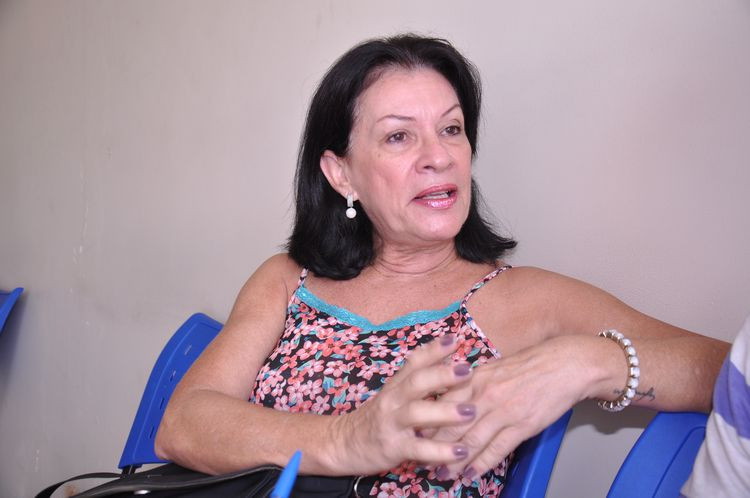 Sylvia informou que o livro sempre é utilizado pelos professores das redes municipal e estadual para que as crianças e os adolescentes conheçam um pouco mais a história da cidade (Foto: Roberto Joia)