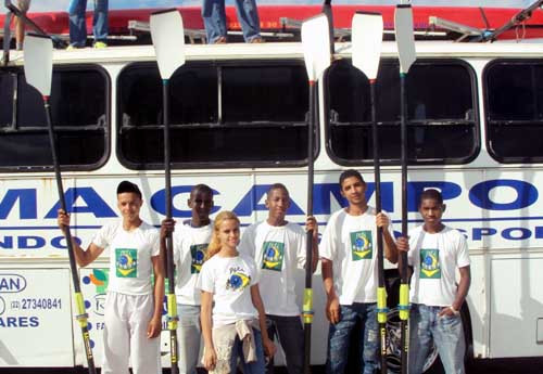 Os adolescentes integram a equipe da Associação Rema Campos (Foto: Divulgação)