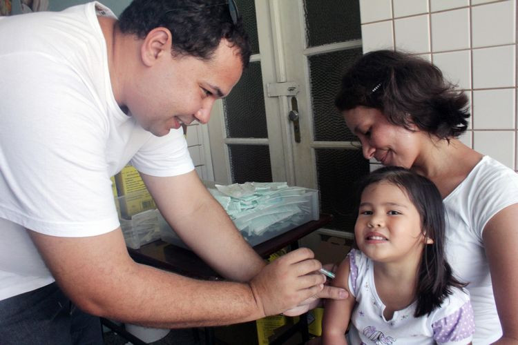 A Secretaria vai continuar aplicando a segunda dose de vacina contra influenza em crianças (Foto: Superintendência de Comunicação)