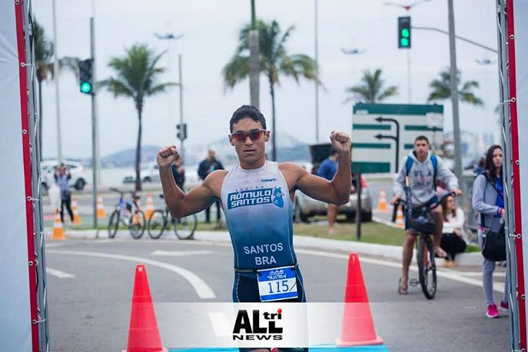 O campista Rômulo Santos subiu ao pódio no final de semana, ao conquistar a terceira colocação na segunda etapa do Campeonato Capixaba de Triathlon com distância Sprint (Foto: Divulgação)