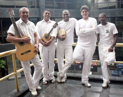 O quinteto do Choro Novo se apresenta em vários pontos da cidade (Foto: Divulgação)